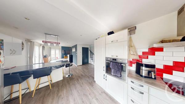Maison à vendre  9 pièces - 271 m 2   VILLERS LE LAC  - 25