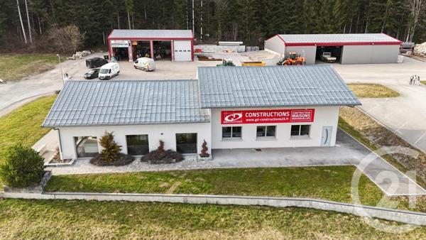 Maison à vendre  9 pièces - 271 m 2   VILLERS LE LAC  - 25