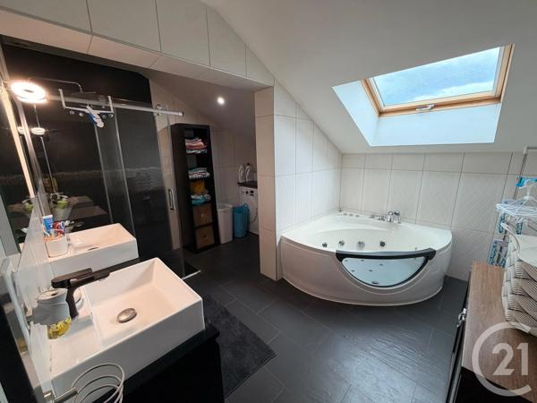 Maison à vendre  9 pièces - 271 m 2   VILLERS LE LAC  - 25