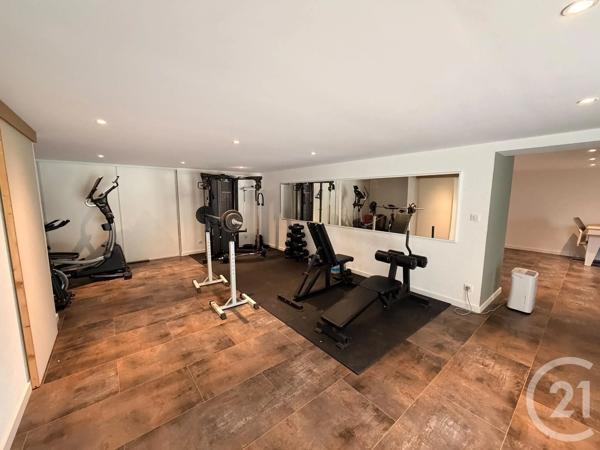 Maison à vendre  9 pièces - 271 m 2   VILLERS LE LAC  - 25