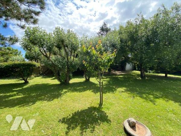 Venez découvrir cette vaste maison à BLAINVILLE SUR MER de 178.5 2 habitables offrant une vue s...