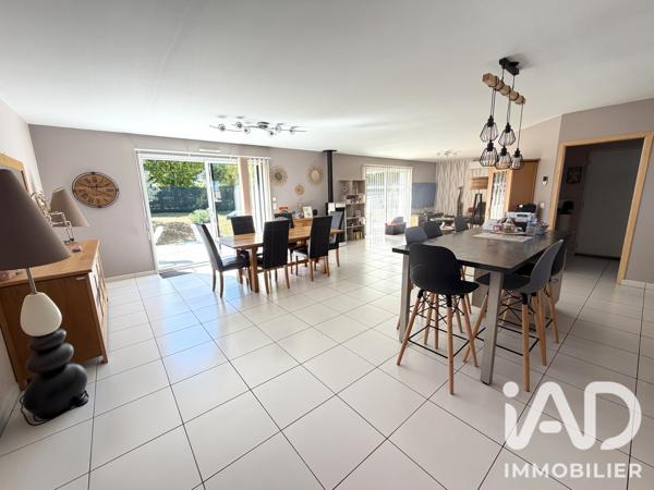 Maison à vendre 5 pièces 132,5 m² Saint-Georges-lès-Baillargeaux