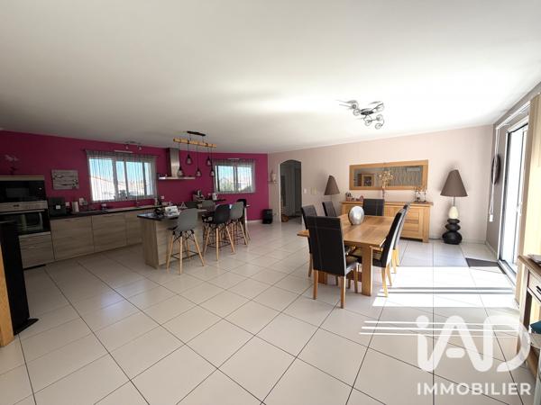 Maison à vendre 5 pièces 132,5 m² Saint-Georges-lès-Baillargeaux