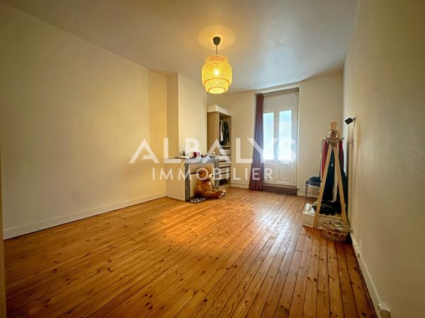 Appartement 2 pièce(s) 1 chambre(s) 97.75 m²