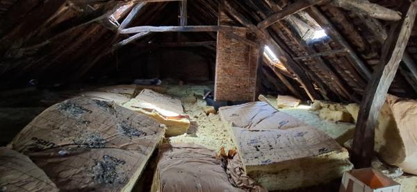 Plateau/comble brut, 132 m2 1 pièce MONTIGNAC-LASCAUX (24)