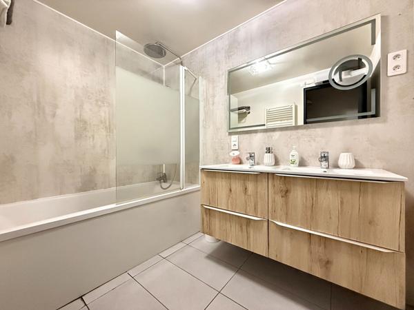 Superbe Maison à Vendre à Bezannes - 6 Chambres et Grand Jardin !