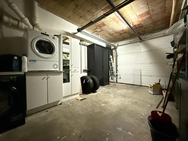 Superbe Maison à Vendre à Bezannes - 6 Chambres et Grand Jardin !