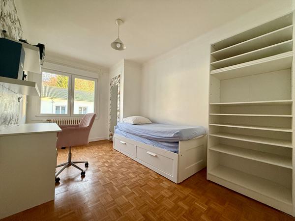 Superbe Maison à Vendre à Bezannes - 6 Chambres et Grand Jardin !