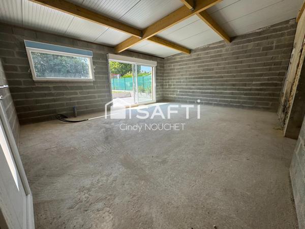 Maison avec extérieur rénové - Intérieur 100% à réinventer !