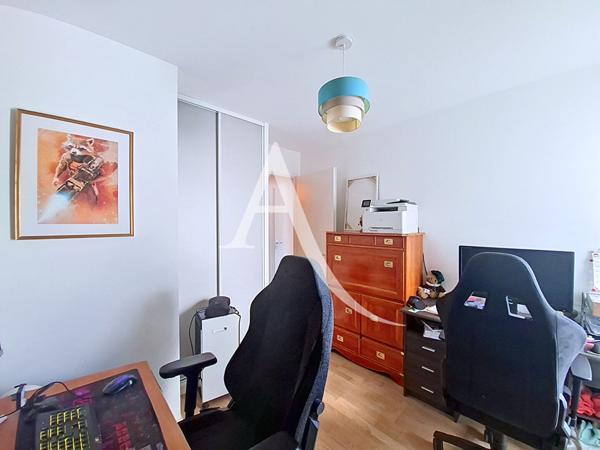 À VENDRE - MASSY ATLANTIS - APPARTEMENT 4 PIÈCES AVEC BALCON, DOUBLE PARKING ET À 10 MINUTES DE MASSY-PALAISEAU
