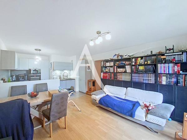 À VENDRE - MASSY ATLANTIS - APPARTEMENT 4 PIÈCES AVEC BALCON, DOUBLE PARKING ET À 10 MINUTES DE MASSY-PALAISEAU