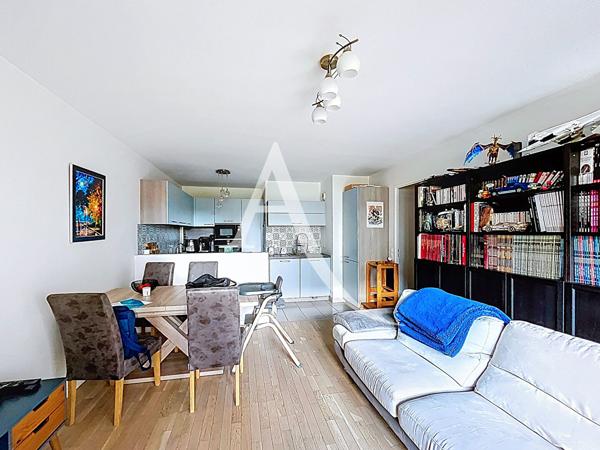 À VENDRE - MASSY ATLANTIS - APPARTEMENT 4 PIÈCES AVEC BALCON, DOUBLE PARKING ET À 10 MINUTES DE MASSY-PALAISEAU