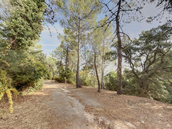 Fréjus (83600) Villa individuelle avec piscine, garage dans un domaine sécurisé