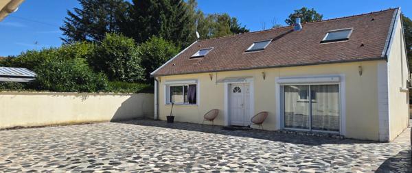 Belle maison indépendante de 118 m² ? 3 chambres, bureau et vaste terrain de plus de 2 000 m²