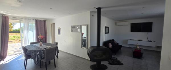 Belle maison indépendante de 118 m² ? 3 chambres, bureau et vaste terrain de plus de 2 000 m²