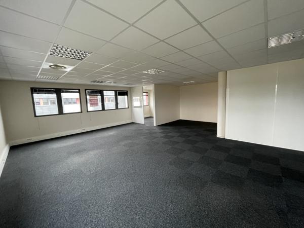 BUREAUX À LOUER -113 M²-ST HERBLAIN