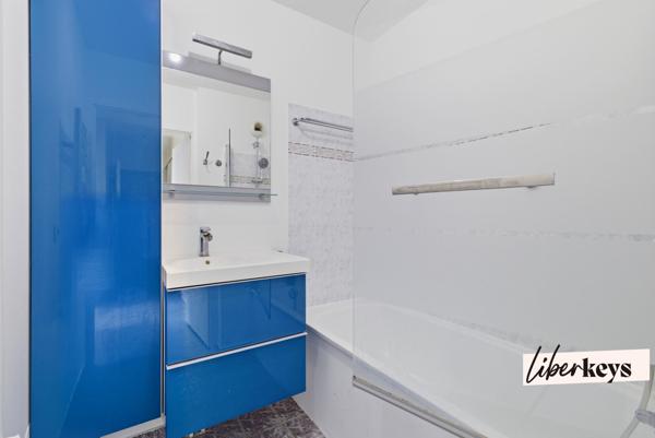 Appartement de 4 pièces aux pieds de la Seine dans le quartier "Gondoles Sud"