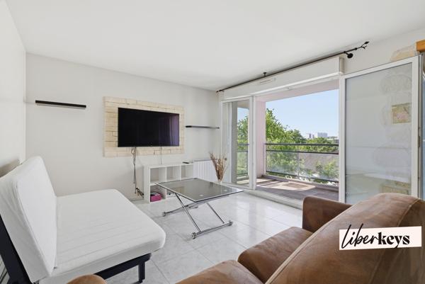 Appartement de 4 pièces aux pieds de la Seine dans le quartier "Gondoles Sud"