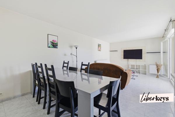 Appartement de 4 pièces aux pieds de la Seine dans le quartier "Gondoles Sud"