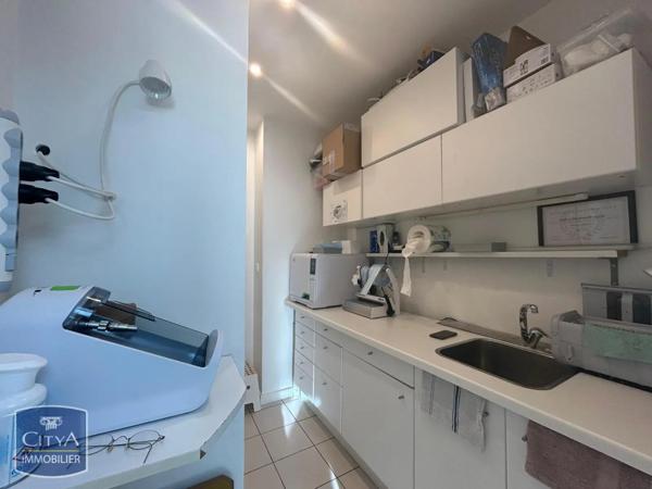 Local professionnel à louer 82m²