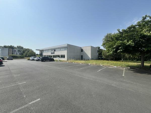 IMMEUBLE D'INVESTISSEMENT POITIERS - 1100 m2
