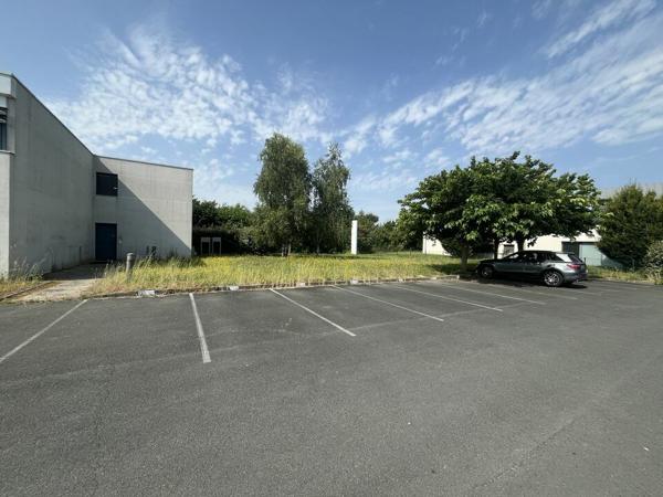 IMMEUBLE D'INVESTISSEMENT POITIERS - 1100 m2