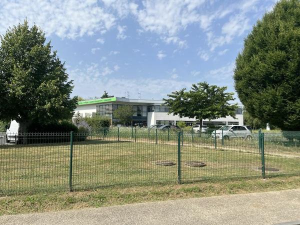 IMMEUBLE D'INVESTISSEMENT POITIERS - 1100 m2