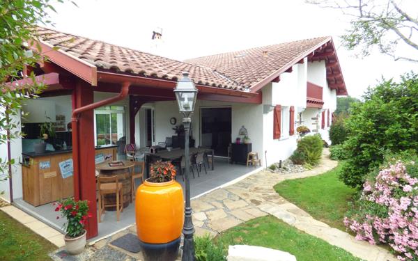 Maison à vendre    7 pièces •  Urcuit