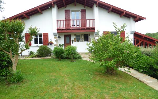 Maison à vendre    7 pièces •  Urcuit