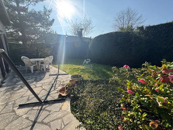 Maison à vendre - 5 pièces à LES CLAYES SOUS BOIS 449 500 € **  - Référence  8060