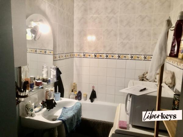Appartement T1 de  21 m² avec cave et parking au centre-ville d'Arcachon.