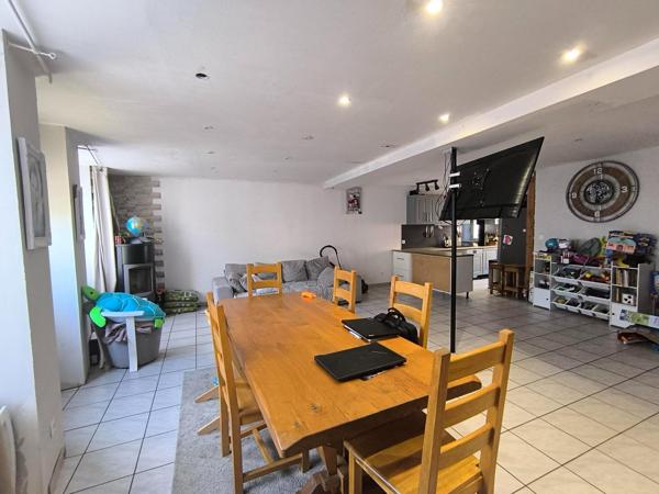 Ensemble immobilier de grande surface à fort potentiel