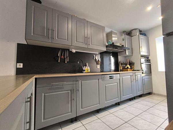 Ensemble immobilier de grande surface à fort potentiel