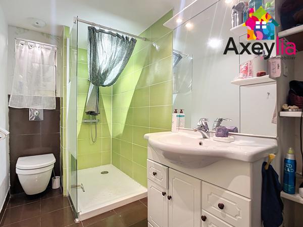 Riorges (42153) A VENDRE - RIORGES - APPARTEMENT T3 EN DUPLEX AVEC 2 CHAMBRES, CABANON DE JARDIN ET CAVES