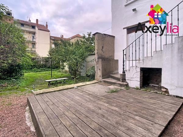 Riorges (42153) A VENDRE - RIORGES - APPARTEMENT T3 EN DUPLEX AVEC 2 CHAMBRES, CABANON DE JARDIN ET CAVES