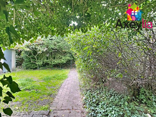 Riorges (42153) A VENDRE - RIORGES - APPARTEMENT T3 EN DUPLEX AVEC 2 CHAMBRES, CABANON DE JARDIN ET CAVES