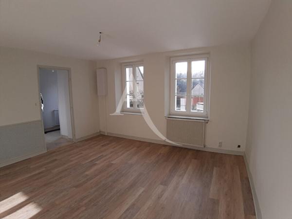 4mn CH-RENAULT - MAISON DE VILLAGE