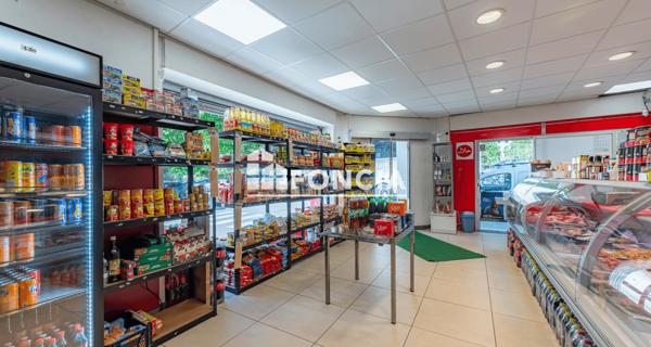 À vendre Local commercial 100 m² - Vienne 38200