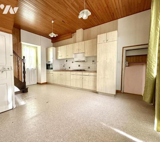 Maison de bourg avec garage !