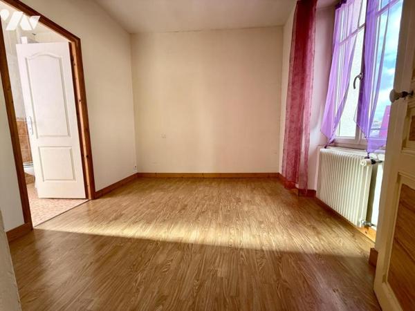 Maison de bourg avec garage !