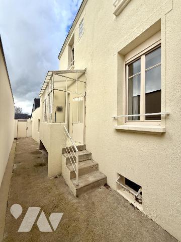 Maison de bourg avec garage !