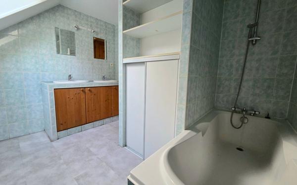 Appartement à vendre    3 pièces • 61 m2 Saint-Laurent-du-Pont