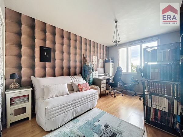 A vendre Mazargues-T3 lumineux 86m2 avec balcon et ascenseur 13009