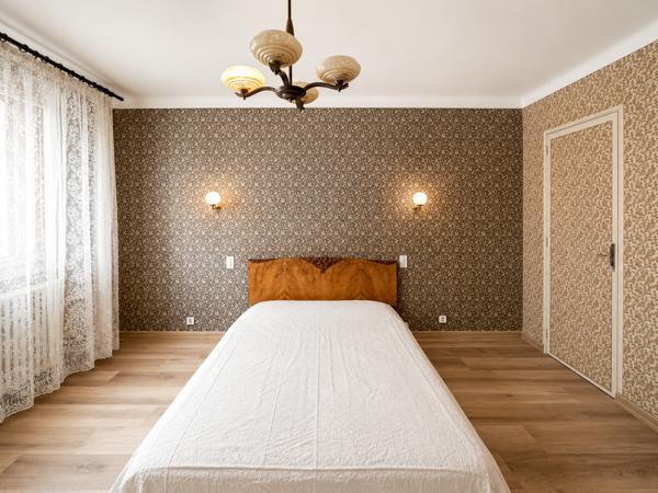 Maison
                                                                                                                                                                                                                                                                                                                        6 pièce(s)                                                                                                                                                                                                          5 chambre(s)                                                                                                                                                                                                          132  m²