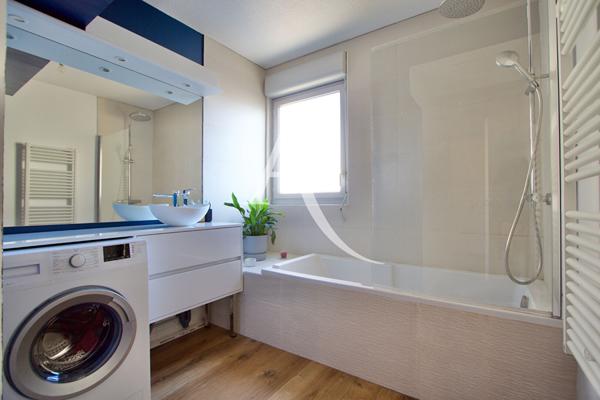 CASTELNAU-LE-LEZ - QUARTIER CLAIRVAL - DANS RÉSIDENCE RÉCENTE - APPARTEMENT T3 RÉNOVÉ AVEC TERRASSE.