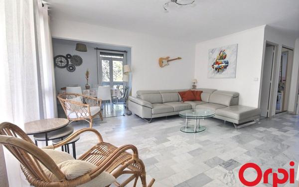 Appartement à vendre    4 pièces • 82,85 m2 Marseille 12