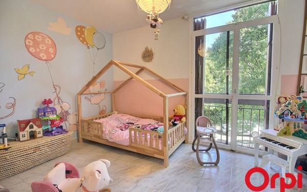 Appartement à vendre    4 pièces • 82,85 m2 Marseille 12