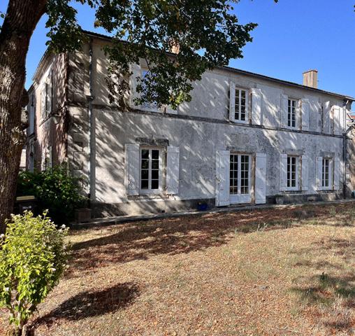 Maison Sainte Soulle 6 pièce(s) 220 m2 sur 630 M2 de parcelle, Sainte soulle 17220