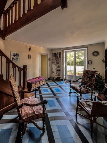 Maison Sainte Soulle 6 pièce(s) 220 m2 sur 630 M2 de parcelle, Sainte soulle 17220
