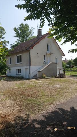 Maison individuelle sur 2892m² de jardin